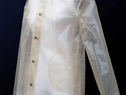“Charlotte McCurdy creates “carbon-negative” raincoat from algae bioplastic”____ ‘After 