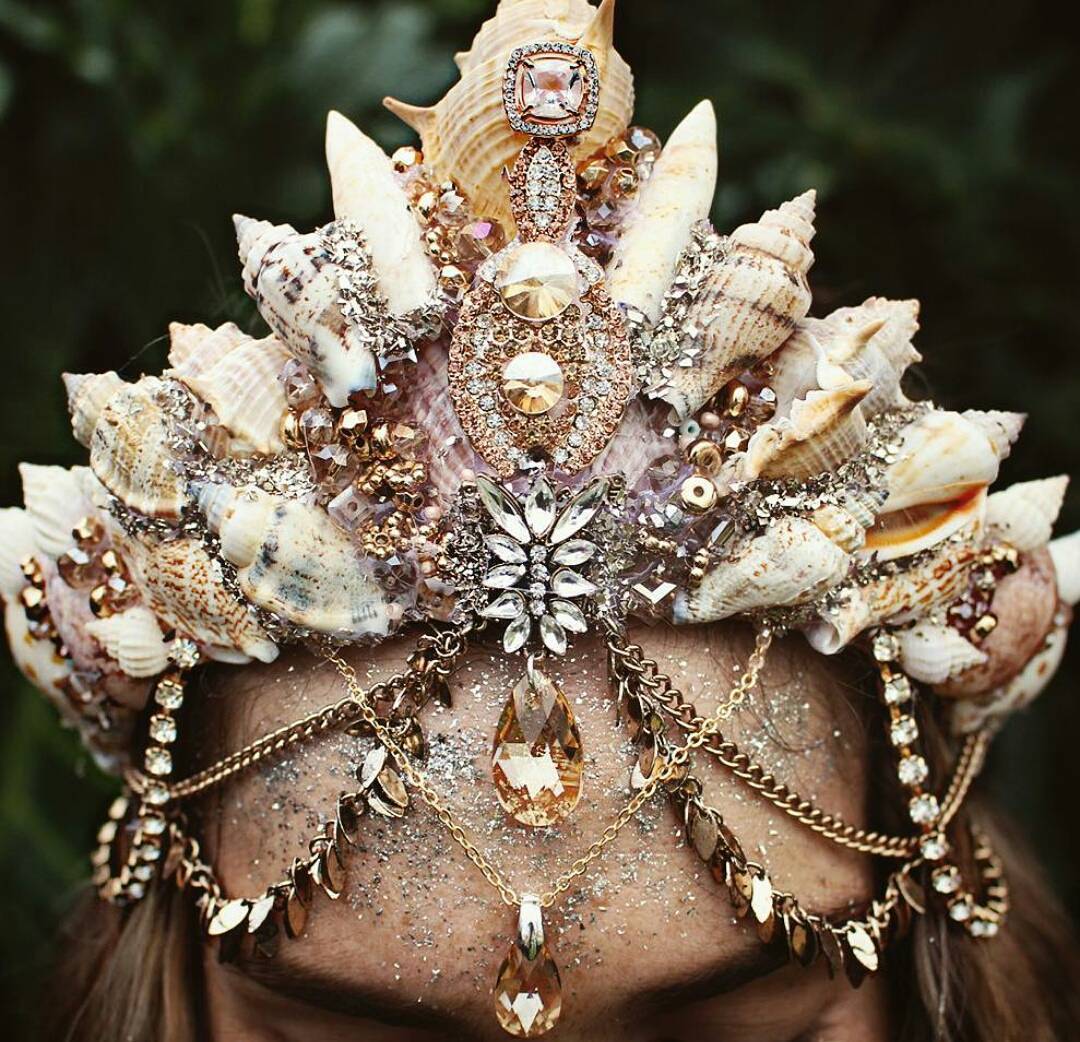 habibinasir:  culturenlifestyle:  New Dazzling Mermaid Crowns Inspired by Ariel by