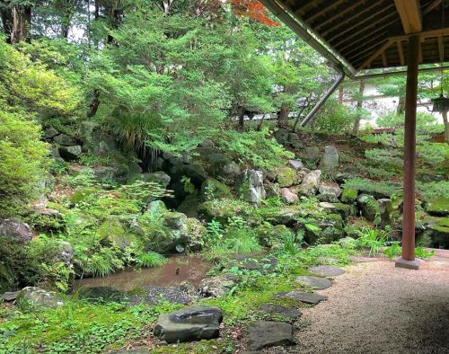 ＼おにわさん更新情報／ ‪[ 長野県下諏訪町 ] 聴泉閣かめや庭園 Chosenkaku Kameya&rsquo;s Garden, Shimosuwa, Nagano の写真・記事を更新しました。