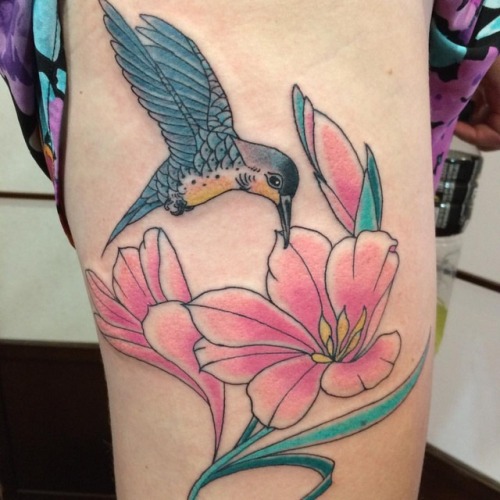 Glaieul flowers and hummingbird for Emilie! Would love to do more like this! Email: mapinnell@gmail.