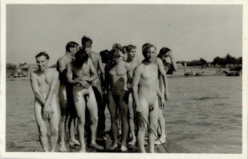 vintagemusclemen:Friday’s theme is large groups of men, mostly near water.  Here we have a picture t