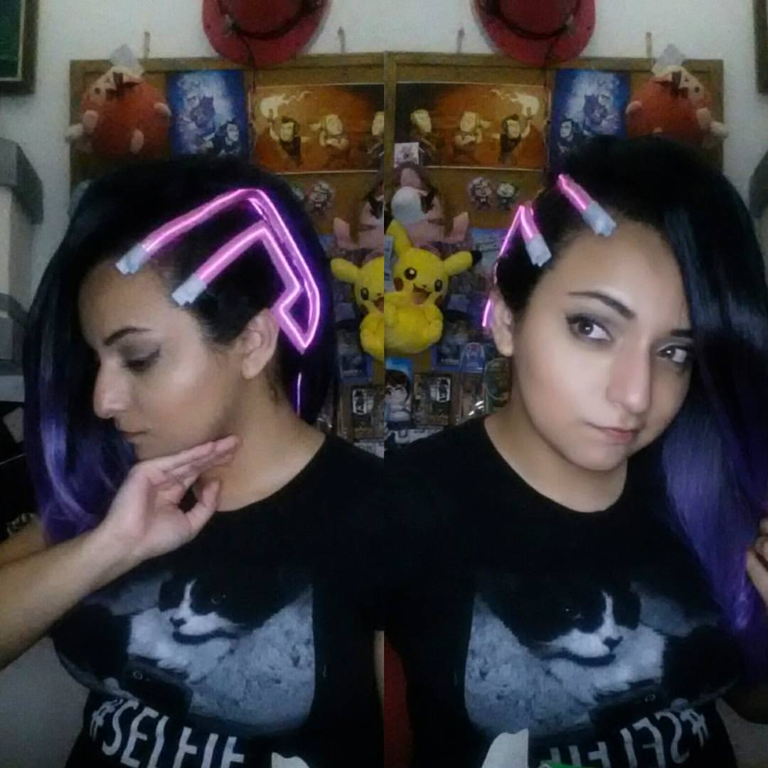 xpsychohogx:
“Bluh it’s 3 in the morning but ey I got some progress done on my #sombracosplay ’ headpiece 💜
I might make a tutorial if I finish it lmao
”