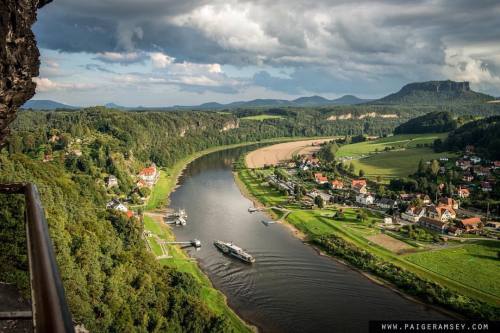 Looking down on the Elbe. I love watching the boats docking from above. #Bastei  #outdoorbella #outd