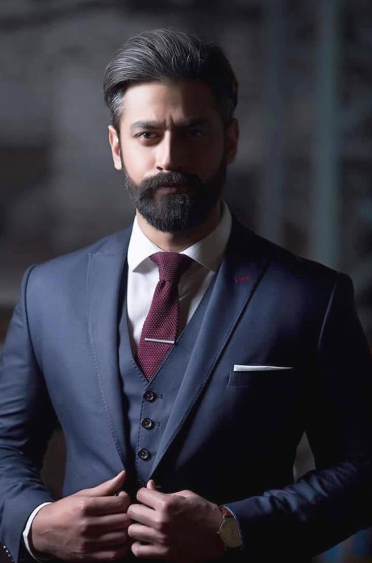 the-dapper-executive:  REBLOGIF YOU LOVE BEARD ANDSUITSHassan Bilal (@hassan_bilal84) • Instagram photos and videos#TheDapperExecutive 