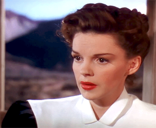 ohmygarlands: Judy Garland’s face in The Harvey Girls.