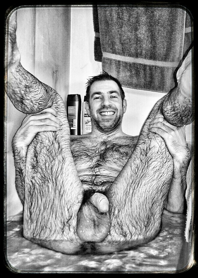 wiscthor2: A black and white of yesterday’s tub post! See more of me at http://wiscthor2.tumblr.com/