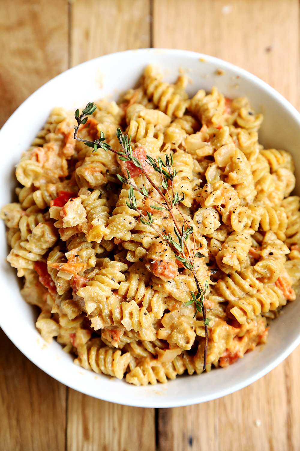 Rotini with Vegan Tomato Cream Sauce / Recipe