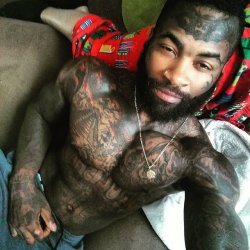 goaltobeswole:  worshipcjwright:  Submit to Haitian  Man !   Miamii LaFLARE xxx part 2  I want to eat this Haitian out  Dam he is so fine mmm