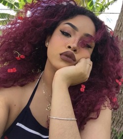 roy-troy:  ntbx:  bombshellssonly:  @nelzomo  @kieraplease she could be your twin.   makeup is bawbbay  Literal angel