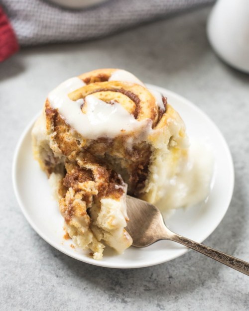 sweetoothgirl:PUMPKIN CINNAMON ROLLS WITH MAPLE ICING