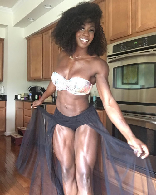 musclegirlsdaily:  Meet and fuck hot local women: http://bit.ly/2ffEnuR