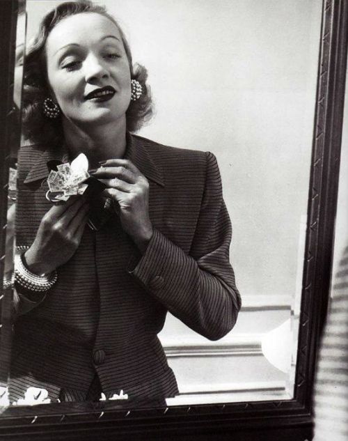Marlene Dietrich during a 1942 war bond tour; Cartier brooch, was a gift from Jean Gabin.