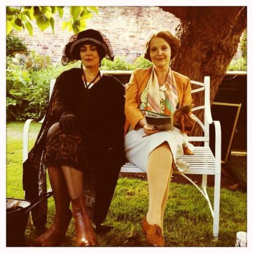 sangfroidwoolf:Anna Chancellor and Miranda Richardson on the set of Mapp and Lucia.