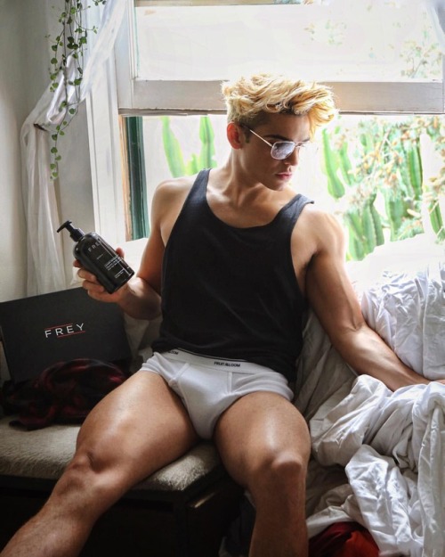 headmandream:    Troy Pes   Venezuelan Instagram and Tumblr personality.  He designed T-shirts and tank tops for a unisex brand called DAZDAT. Born date:   July 2, 1990  