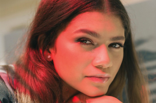 XXX neverfarbehind:ZENDAYA COLEMANby Chantal photo