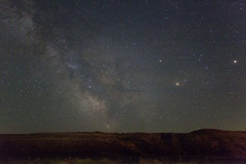 Mars (far right), Saturn (left of Mars), Antares (lower right of Saturn) Location: Odessa, Washingto