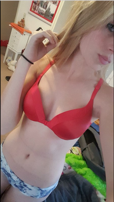 bigbuttbailey00:  oooopppssss!! my pussy just broke again!! sooooooooo sexy!!!! who is she??????