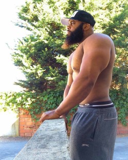 blkbubblebtm:  Backyard yummy