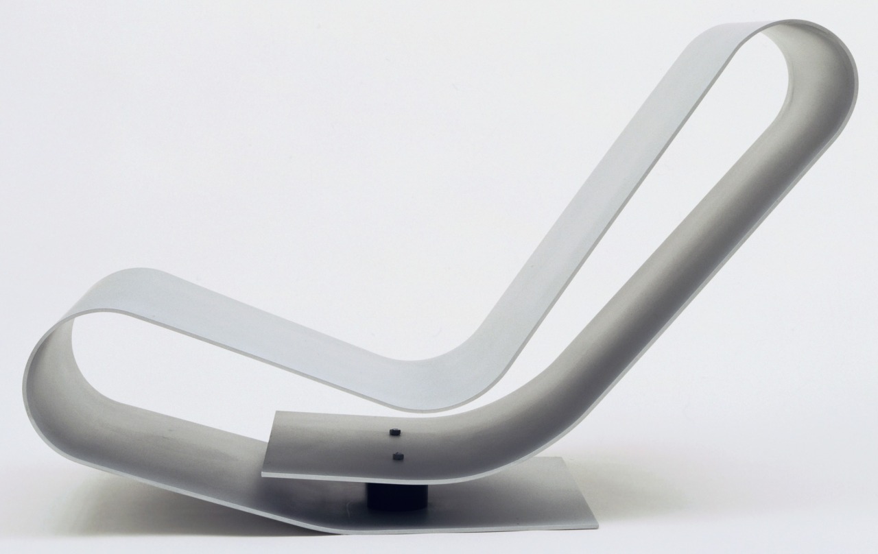 vuls:  Maarten Van SeverenLow Chair1993
