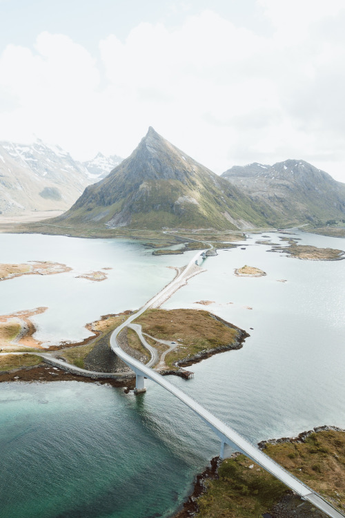 youseethenew: Lofoten Island Roads Instagram: BToneVibes