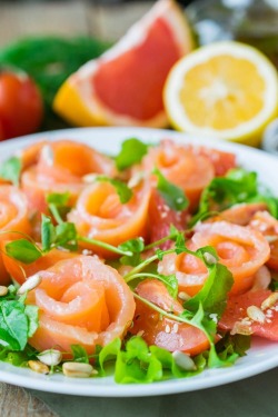 daily-deliciousness:Salmon salad with grapefruit