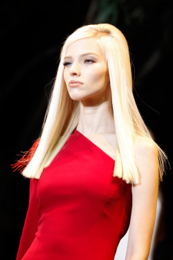 Vogue-Is-Viral:  Fashion–Victime:  Sasha Luss For Versace Fall/Winter 2014 Rtw
