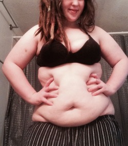 bigcutie-willow:  I’m getting very soft, all over. My belly is finally getting to the point where it’s not very flat all the time. I’m growing out of a lot of my clothes, shirts will fit in the morning, and after eating my belly will poke out of