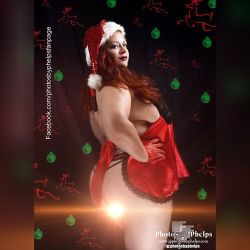 Christmas with Kerry Stephens @karielynn221979  is ready for well wishes and good cheer! #baltimore #sex #feet #thighs #ginger #christmas #dmv #photosbyphelps #sultry #seasonal #lingerie #honormycurves #elle #booty #pinup #tease #puff #effyourbeautystanda