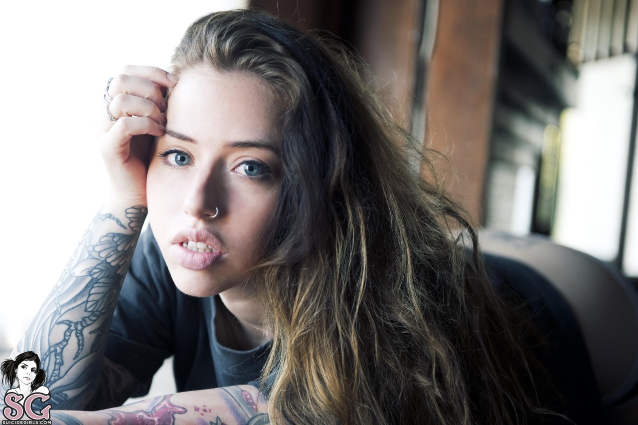 fuckyeahsash:  fatigacronica:  Who didn’t want a local girl like Sash Suicide 