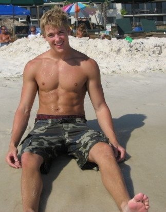 jockdays:  I follow back EVERYONE! Message me if I missed ya! ;) xx