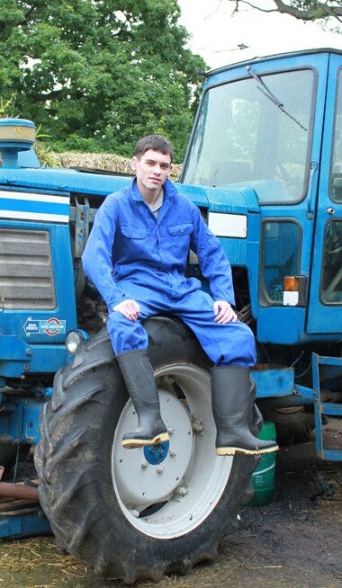 stevelman14:Nice young farmer in his blue overall and black wellies Well Nice !!