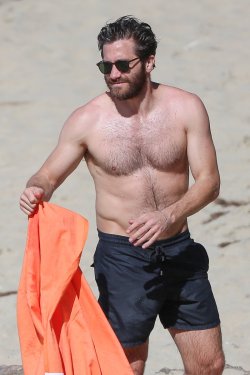 gyllenhaalbr:  Jake na praia em St Barts.