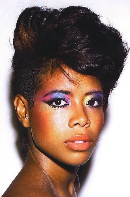 knownann:  K-QUEEN. Besides Lil Kim, Kelis is a trendsetter worth noting. I didn’t