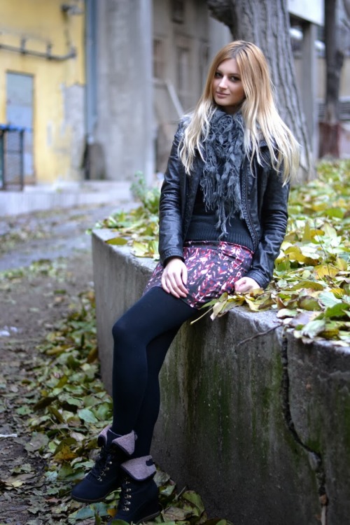 fashion-tights:  12/8/2013 Via Be The One.