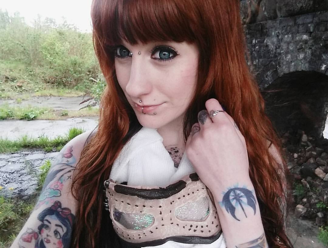 gyarueleenacosplay:  Re shot some Mara Jade stuff for a project at the weekend 💙