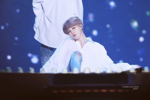 fy-95:© JAMJAM | Do not edit. (1, 2)