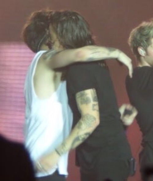olympuscouldnotbemorepressed:  I am! I am the little spoon!!!!!!!