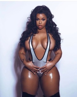 jrzycakeloverpromo:  Model @iammisschase#thecakeloverpromo #thickestonig #twerkqueen #twerk #thickwomen #twerkthatass #twerkvideo #thickwomen #bubblebutt #bigbootygirls