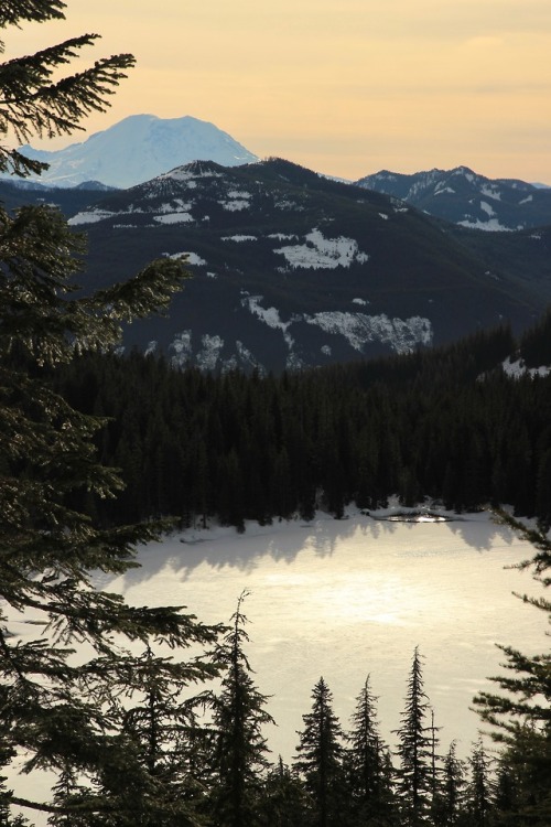 burningmine:Olallie Lake Overlook, January 2018