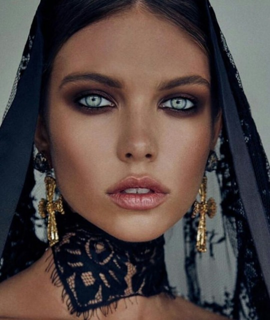 aleesabella:  Tia Mallia
