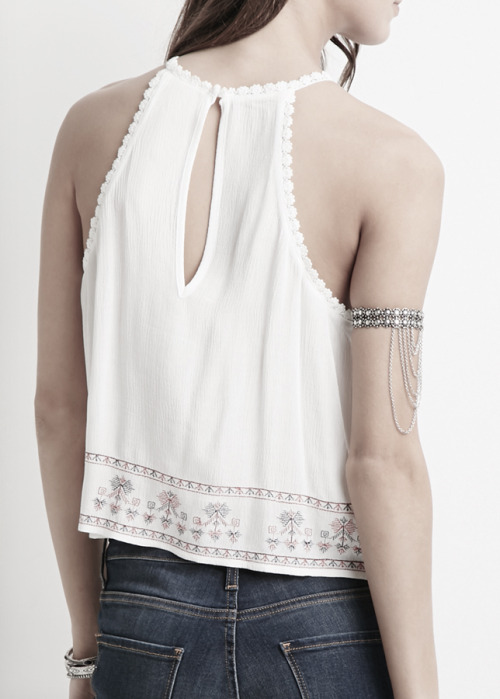 noirettediary:  An Embroidered Vest will make your outfit look sweet :)