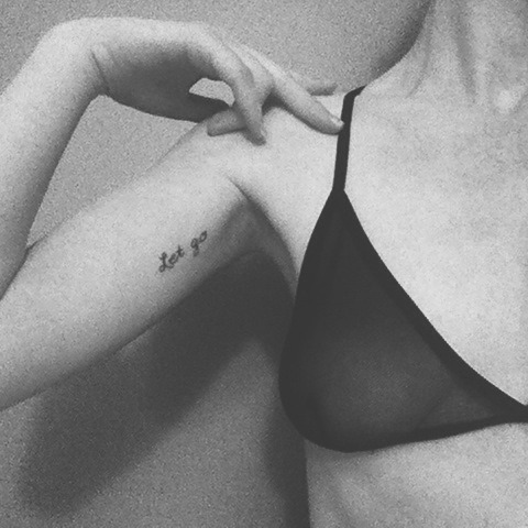 coconutdreamin:  New bra &amp; late night feels  Love you all