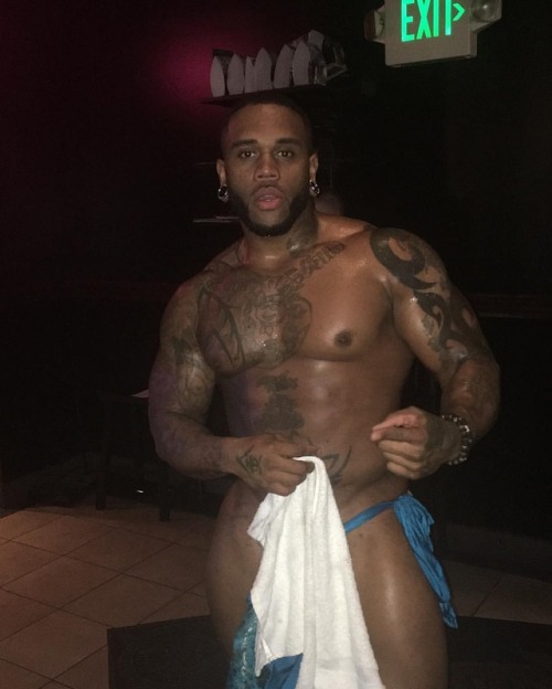 chibruhman1963: degeneratexxx:Michigan based dancer, Hollywood SEXY ASS TATTED MUSCULAR STUD