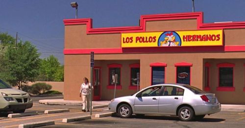 gentlemangeek:Lawyers be like “I know a guy who knows a guy who knows a guy” then take you here