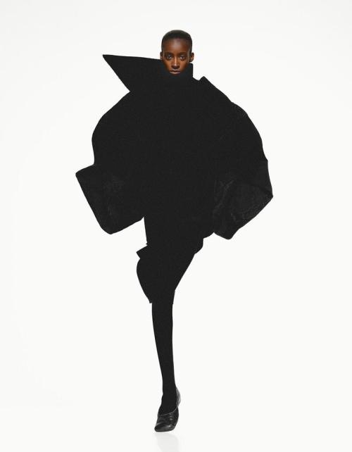 mazzystardust:  The Colour of Shape | Viviane Oliveira by Rory van Millingen 