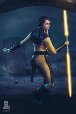 hotcosplaychicks:  Bastilla by Dahlia-Thomas Check out http://hotcosplaychicks.tumblr.com for more awesome cosplay 