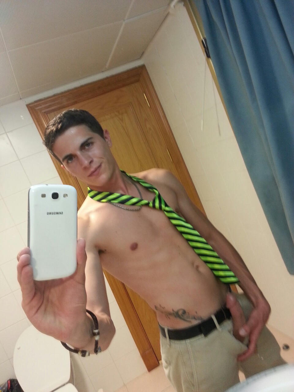 jockswiththickcocks:  ACTIVE gay porn blog, 18+ ——&gt;!! jockswiththickcocks !!&lt;——
