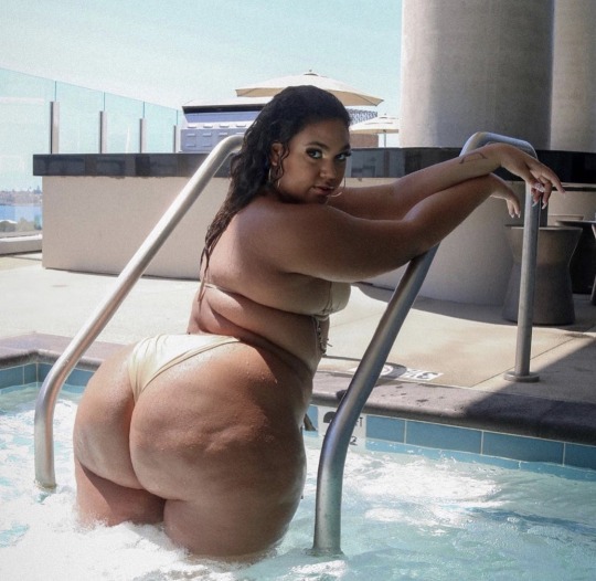 bigfatprettyassobsession: adult photos