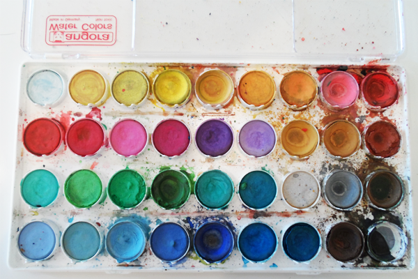 elliejellyfishgrace:  neck0fthewoods:  kkkill:  My new watercolors vs the set I bought