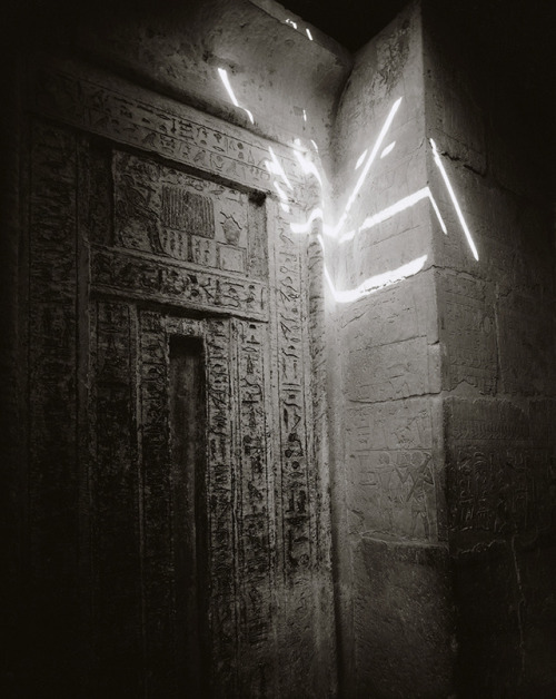 au-meme-endroit:Spirit Door, Egypt, 1989, Linda Connor